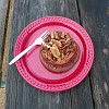 Cinnabon with pecans.<br>Pão doce com nozes e canela.