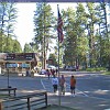 Right after breakfast, we stopped by the visitor center in front of its webcam. Depois do café, paramos no centro de visitas em frente a webcam.