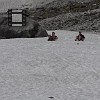 These children were having fun on the snow in this video. Essa crianças brincavam na neve neste vídeo.