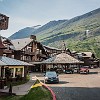 The Many Glacier is a historical hotel with a Swiss Alpine theme. O Many Glacier é um hotel histórico em estilo suiço dos Alpes. : Glacier NP, Many Glacier Hotel, vacation 2014