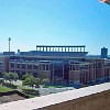 Vista do estádio de futebol americano no campus.