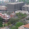 Faculdade de comunicação (prédio cinza), inclusive a TV e rádio universitária.