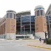 O estádio de futebol americano.