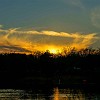 Back at our cabin and before dinner, we paused to marvel at the sunset. De volta à nossa cabana, fizemos uma pausa para admirar o por-do-sol. : Lake Bastrop South Shore, Sunset