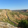 The road that leads to the bottom of the canyon. A estrada que leva para o fundo do canyon.