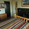 Each room had a fireplace. Cada quarto tinha uma lareira.